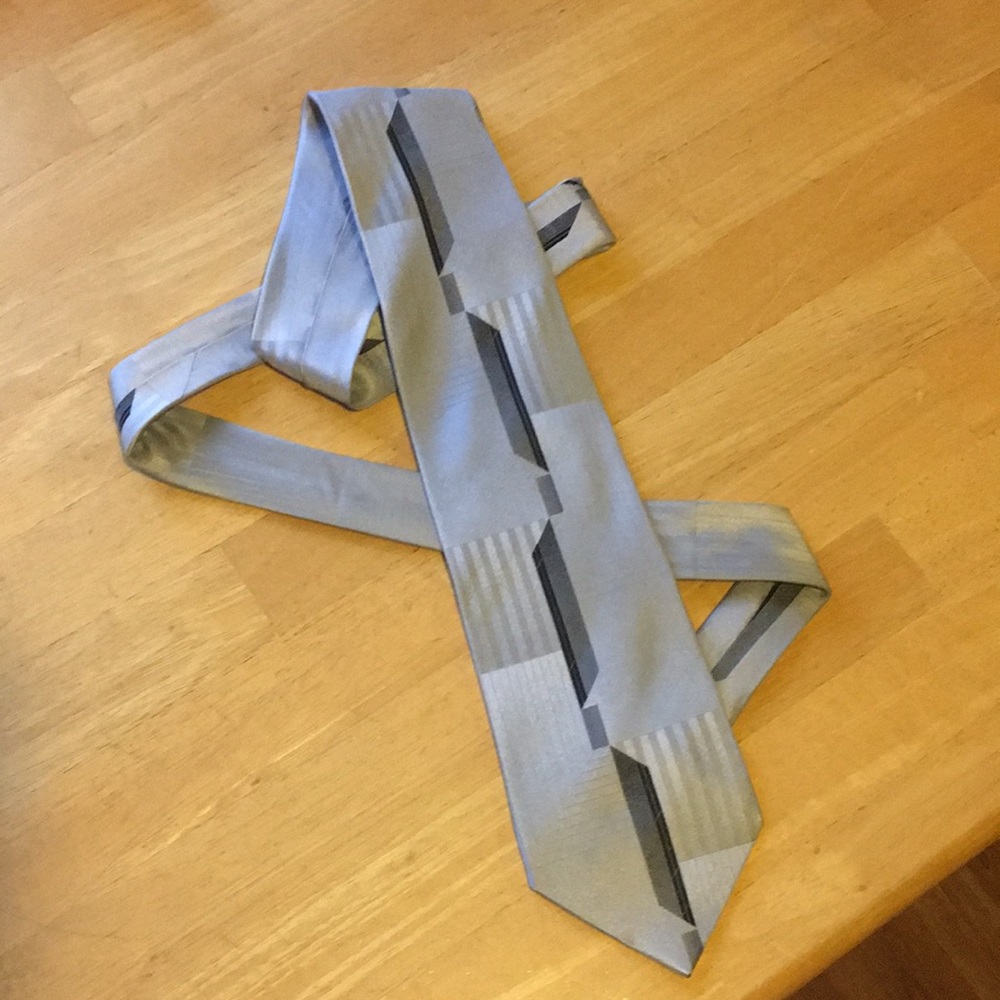 Men’s 100% silk tie